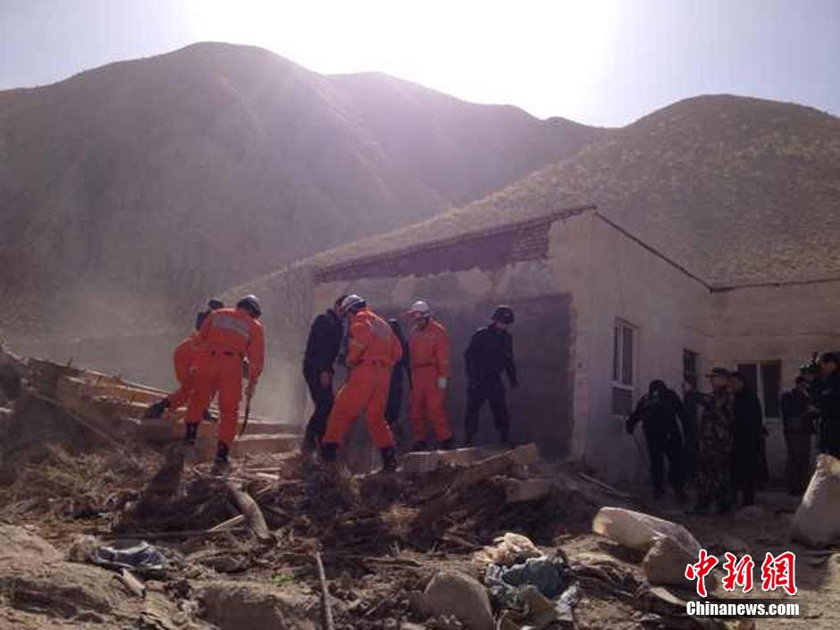 好莱坞权力游戏下的红毯阴影：当桃色新闻成为遮羞布